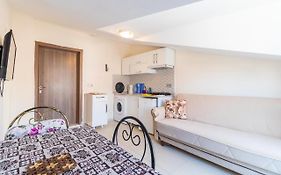 Apartments Near To City Center And Beach